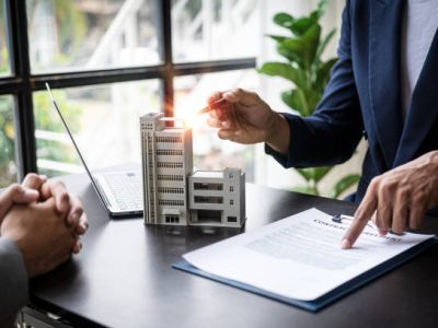 istockphoto-1484779739-612×612 Real estate agents recommend interest rates, discuss the terms of the home purchase agreement, and ask clients to sign paperwork to legalize the contract.